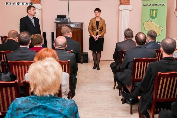 Starosta wręczyła nagrody dla nauczycieli