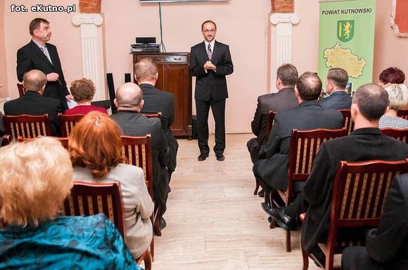 Starosta wręczyła nagrody dla nauczycieli