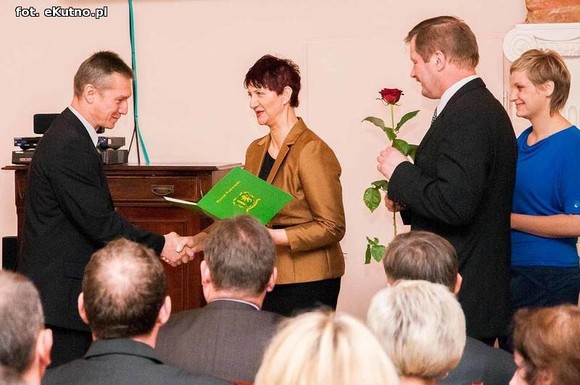 Starosta wręczyła nagrody dla nauczycieli