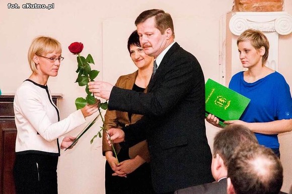 Starosta wręczyła nagrody dla nauczycieli