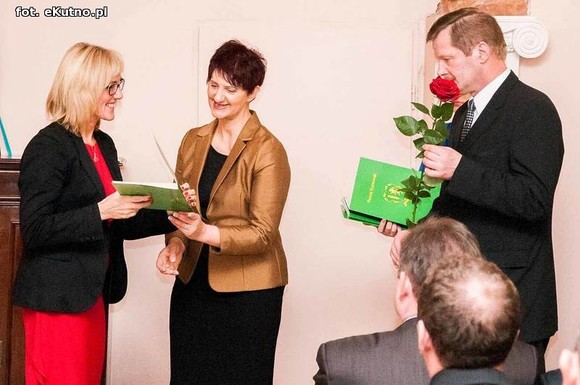Starosta wręczyła nagrody dla nauczycieli