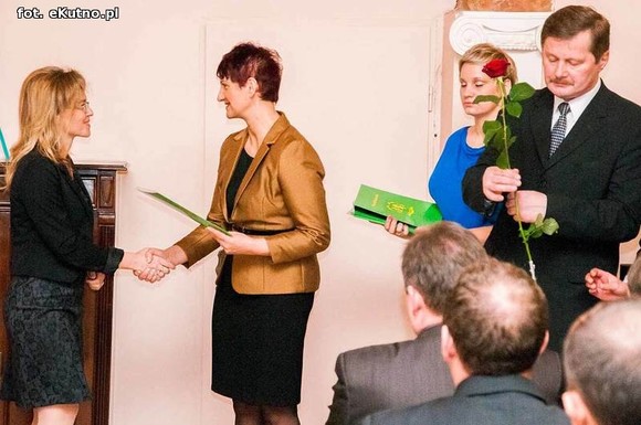 Starosta wręczyła nagrody dla nauczycieli