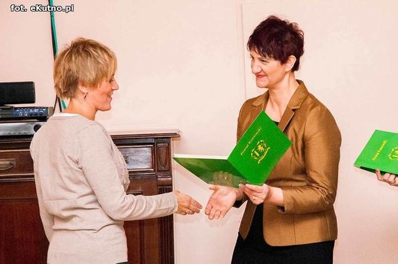 Starosta wręczyła nagrody dla nauczycieli