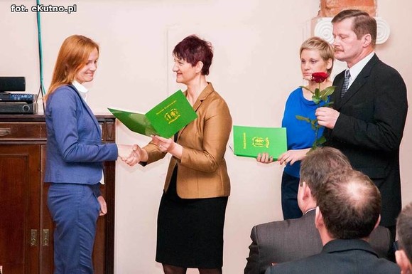 Starosta wręczyła nagrody dla nauczycieli