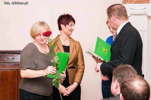 Starosta wręczyła nagrody dla nauczycieli