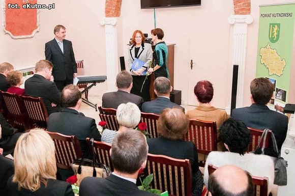 Starosta wręczyła nagrody dla nauczycieli