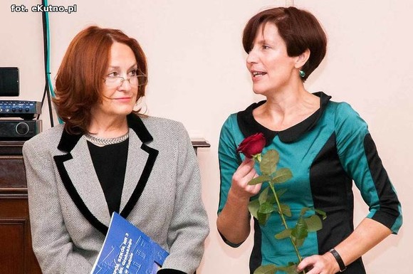 Starosta wręczyła nagrody dla nauczycieli