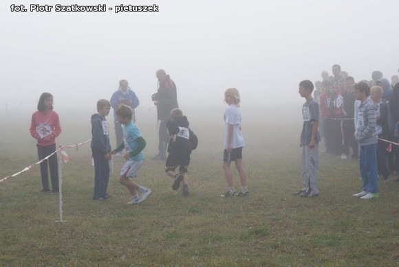 Zwycięzcy Mistrzostw Powiatu w Sztafetowych Biegach Przełajowych jadą do Rawy Mazowieckiej