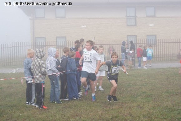 Zwycięzcy Mistrzostw Powiatu w Sztafetowych Biegach Przełajowych jadą do Rawy Mazowieckiej