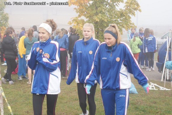 Zwycięzcy Mistrzostw Powiatu w Sztafetowych Biegach Przełajowych jadą do Rawy Mazowieckiej