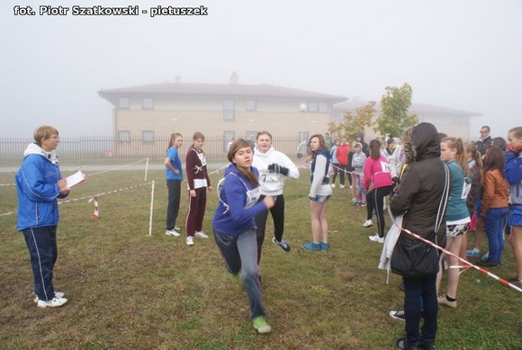 Zwycięzcy Mistrzostw Powiatu w Sztafetowych Biegach Przełajowych jadą do Rawy Mazowieckiej