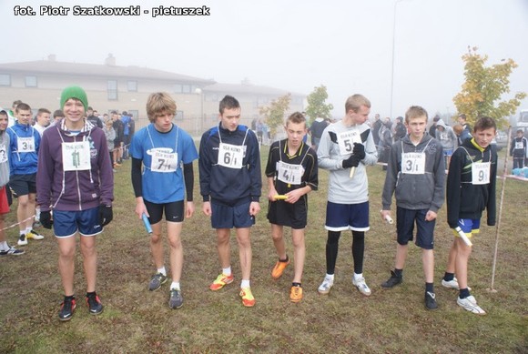 Zwycięzcy Mistrzostw Powiatu w Sztafetowych Biegach Przełajowych jadą do Rawy Mazowieckiej