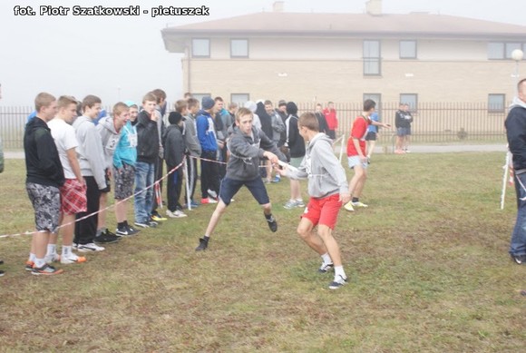 Zwycięzcy Mistrzostw Powiatu w Sztafetowych Biegach Przełajowych jadą do Rawy Mazowieckiej