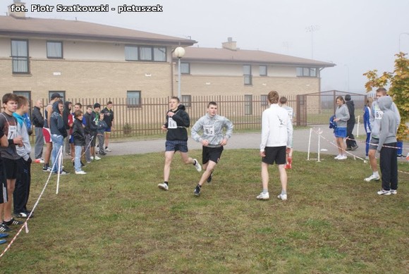 Zwycięzcy Mistrzostw Powiatu w Sztafetowych Biegach Przełajowych jadą do Rawy Mazowieckiej