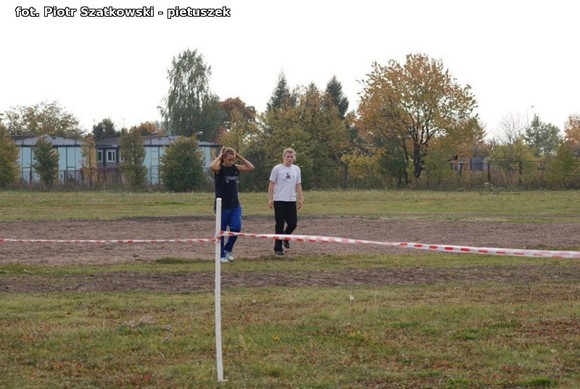 Niska frekwencja i dominacja 