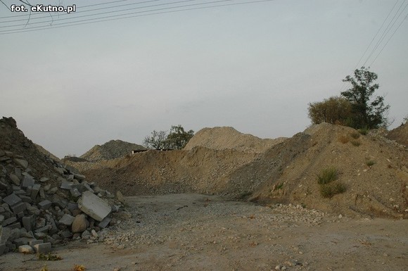 Żwir z kutnowskiego cmentarza w Micinie?