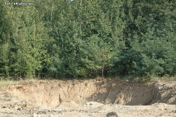 Żwir z kutnowskiego cmentarza w Micinie?