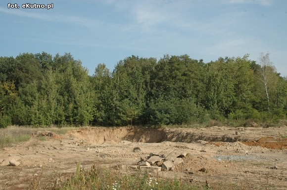 Żwir z kutnowskiego cmentarza w Micinie?