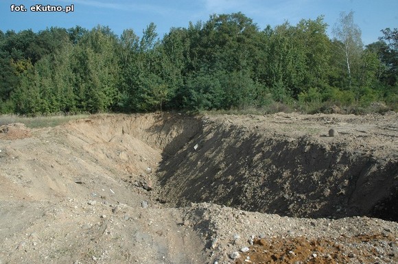 Żwir z kutnowskiego cmentarza w Micinie?