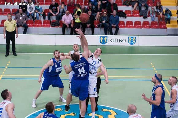 Relacja: AZS WSGK Polfarmex Kutno wygrał z AZS Politechnika BIG-PLUS Poznań  81-67