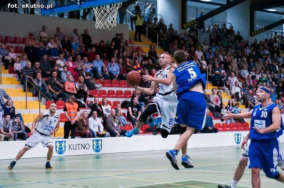Relacja: AZS WSGK Polfarmex Kutno wygrał z AZS Politechnika BIG-PLUS Poznań  81-67