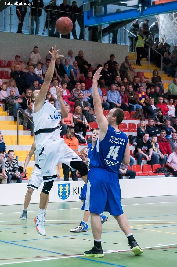 Relacja: AZS WSGK Polfarmex Kutno wygrał z AZS Politechnika BIG-PLUS Poznań  81-67