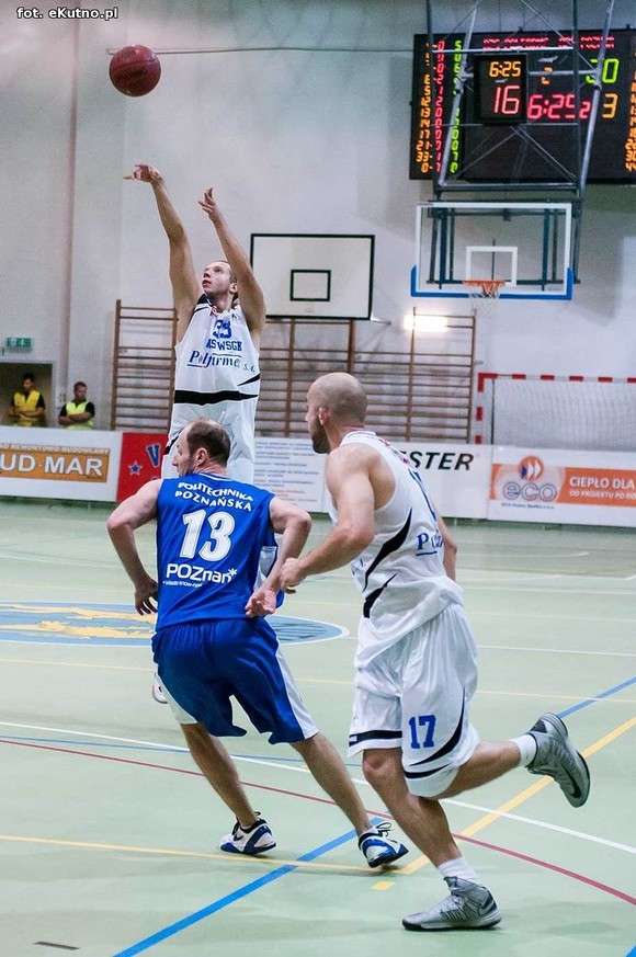 Relacja: AZS WSGK Polfarmex Kutno wygrał z AZS Politechnika BIG-PLUS Poznań  81-67