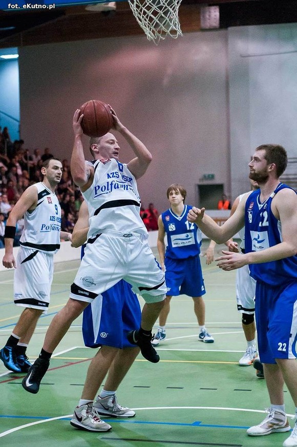 Relacja: AZS WSGK Polfarmex Kutno wygrał z AZS Politechnika BIG-PLUS Poznań  81-67