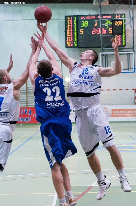 Relacja: AZS WSGK Polfarmex Kutno wygrał z AZS Politechnika BIG-PLUS Poznań  81-67