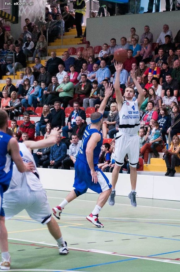 Relacja: AZS WSGK Polfarmex Kutno wygrał z AZS Politechnika BIG-PLUS Poznań  81-67