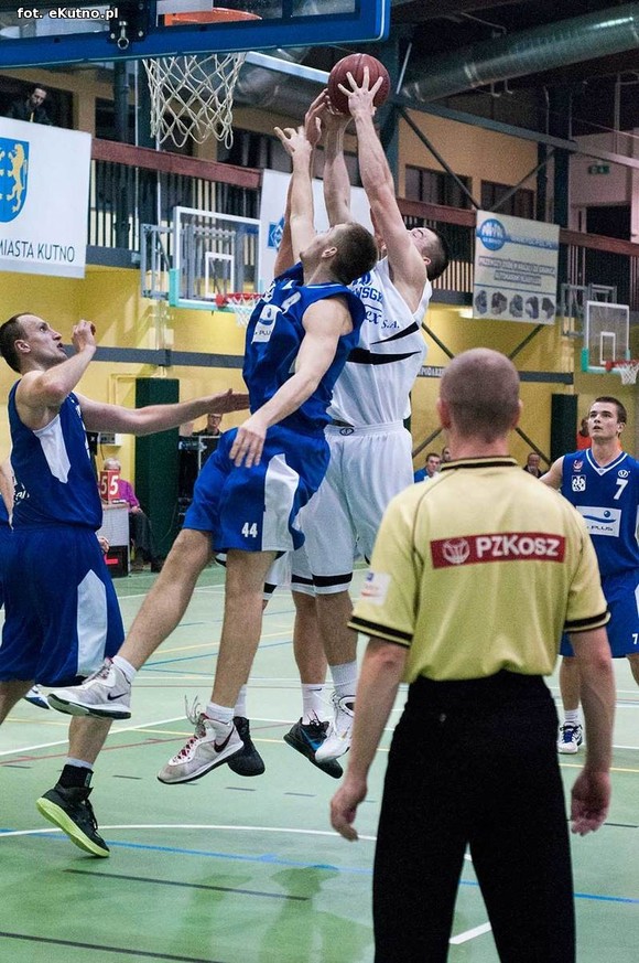 Relacja: AZS WSGK Polfarmex Kutno wygrał z AZS Politechnika BIG-PLUS Poznań  81-67