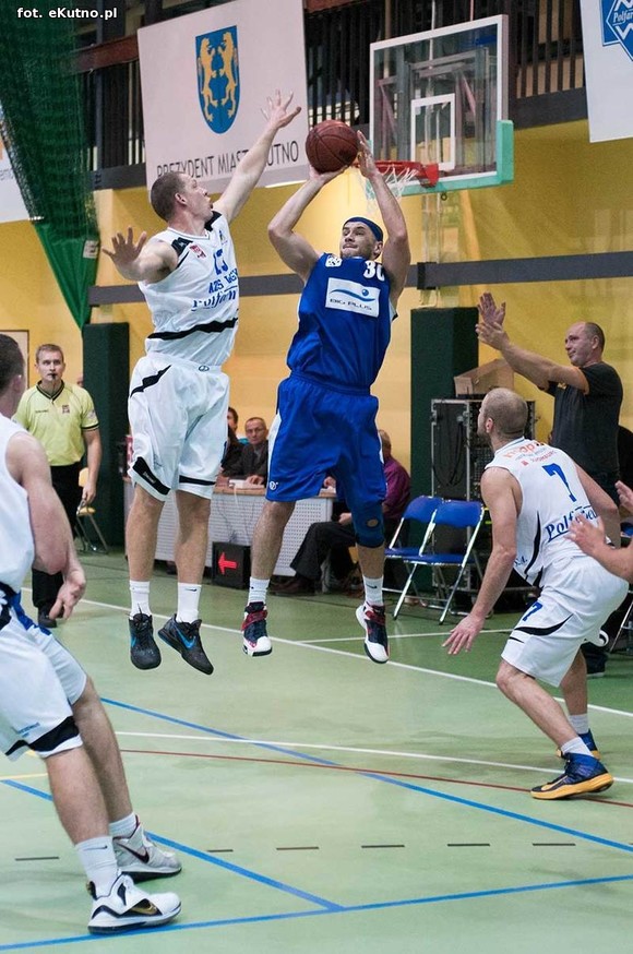 Relacja: AZS WSGK Polfarmex Kutno wygrał z AZS Politechnika BIG-PLUS Poznań  81-67