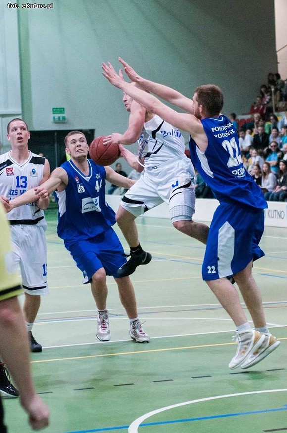 Relacja: AZS WSGK Polfarmex Kutno wygrał z AZS Politechnika BIG-PLUS Poznań  81-67
