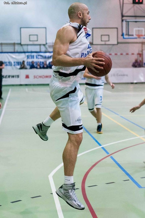 Relacja: AZS WSGK Polfarmex Kutno wygrał z AZS Politechnika BIG-PLUS Poznań  81-67