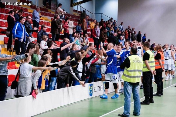 Relacja: AZS WSGK Polfarmex Kutno wygrał z AZS Politechnika BIG-PLUS Poznań  81-67