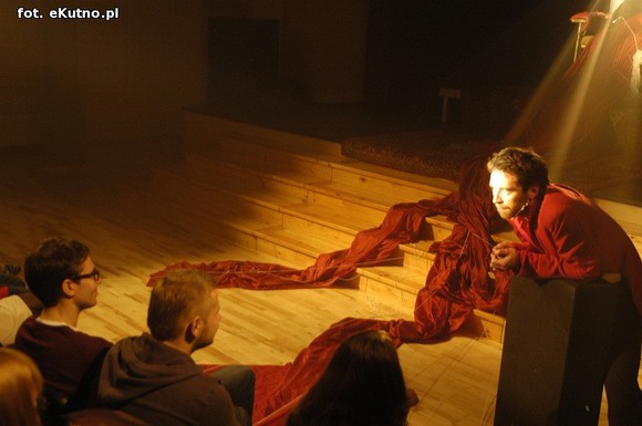 Kto zrozumiał w Kutnie Gyubala Wahazara? Matka.