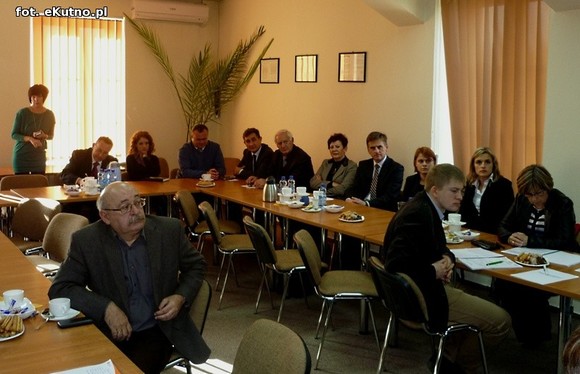 Lotnisko i plaża w Kutnie! Dyskusja o przyszłości miasta w Regionalnej Izbie Gospodarczej