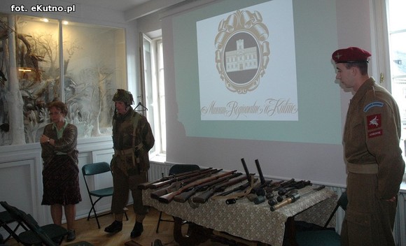 Spotkania z historią: Stroje z epoki, lekcja o broni i odkrywanie kutnowskich zabytków