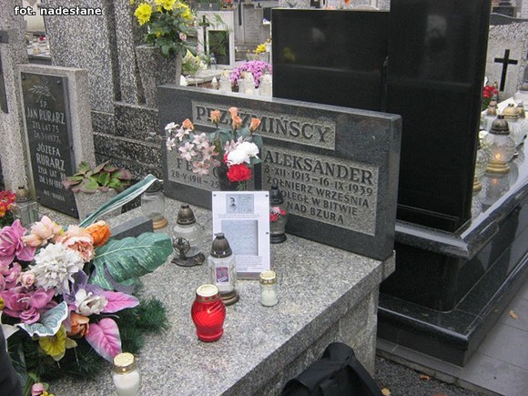 Relacja Stowarzyszenia Clonovia: Oddali hołd poległym żołnierzom