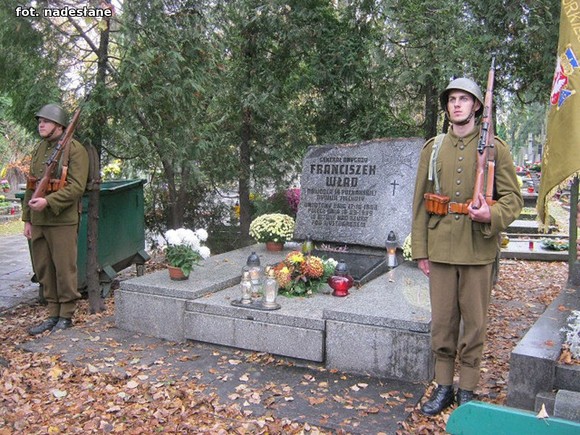 Relacja Stowarzyszenia Clonovia: Oddali hołd poległym żołnierzom