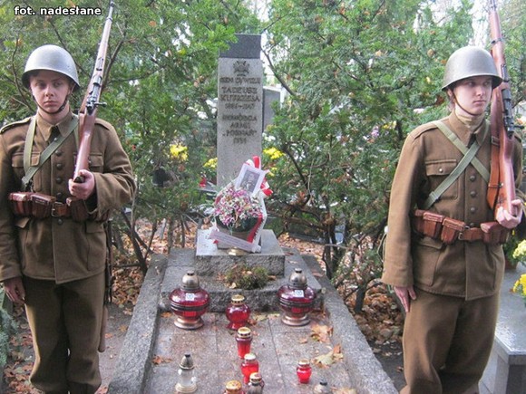 Relacja Stowarzyszenia Clonovia: Oddali hołd poległym żołnierzom