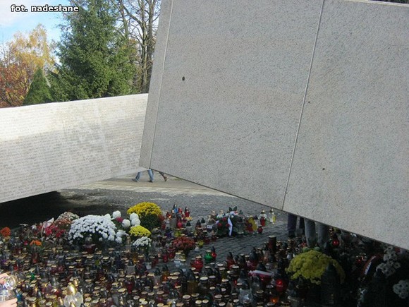 Relacja Stowarzyszenia Clonovia: Oddali hołd poległym żołnierzom