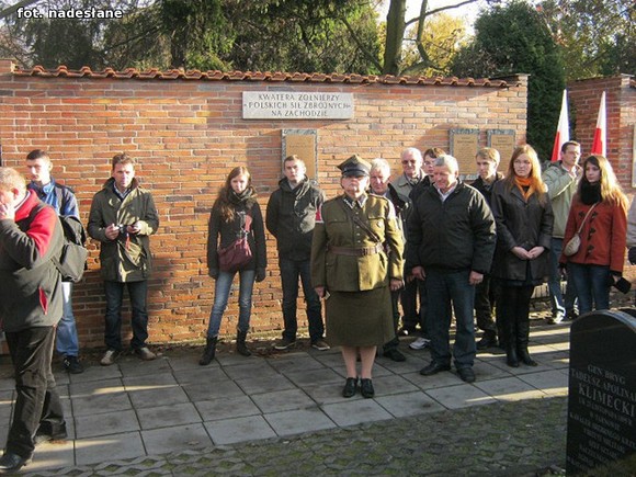 Relacja Stowarzyszenia Clonovia: Oddali hołd poległym żołnierzom