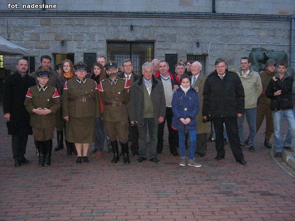 Relacja Stowarzyszenia Clonovia: Oddali hołd poległym żołnierzom