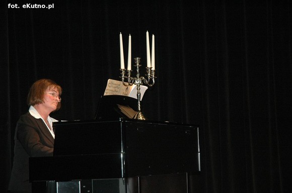 Cała sala śpiewała pieśni patriotyczne