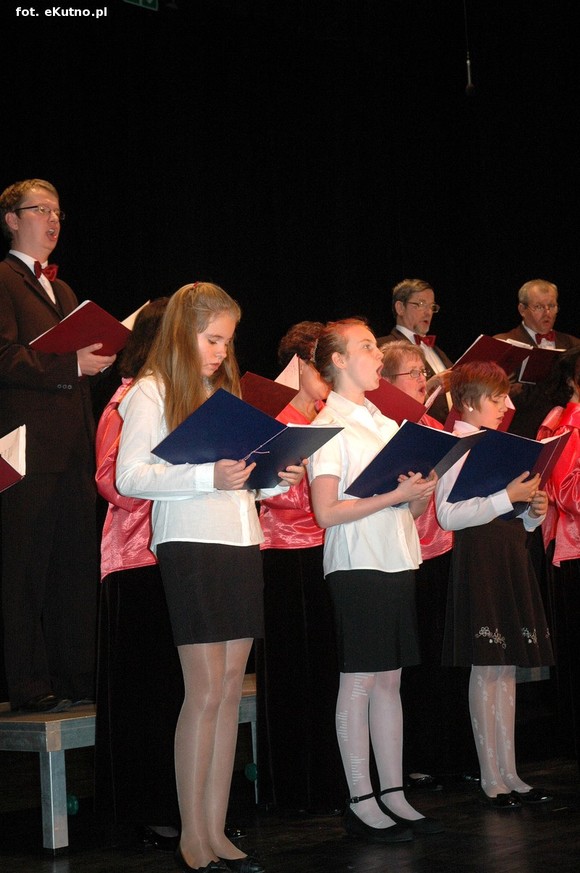 Cała sala śpiewała pieśni patriotyczne