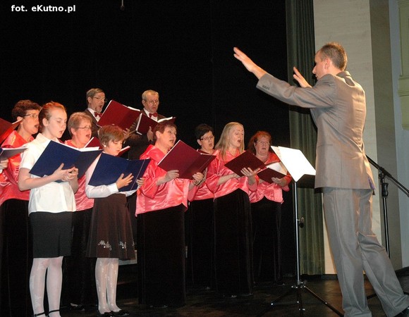 Cała sala śpiewała pieśni patriotyczne