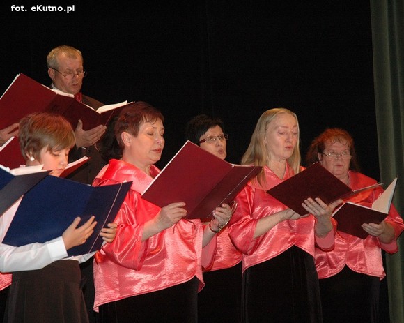 Cała sala śpiewała pieśni patriotyczne