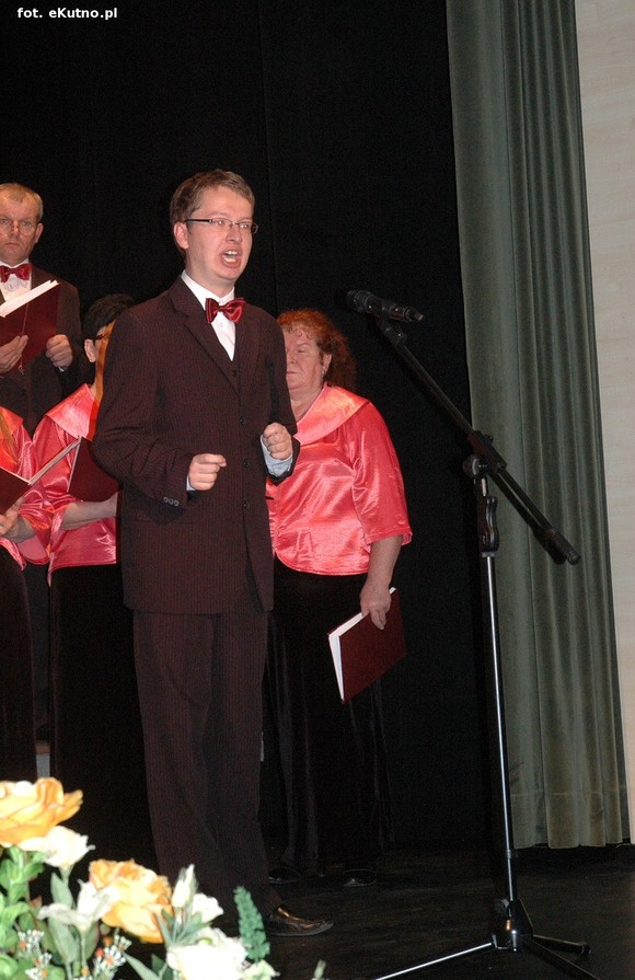 Cała sala śpiewała pieśni patriotyczne