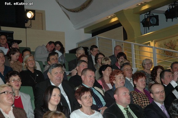 Cała sala śpiewała pieśni patriotyczne